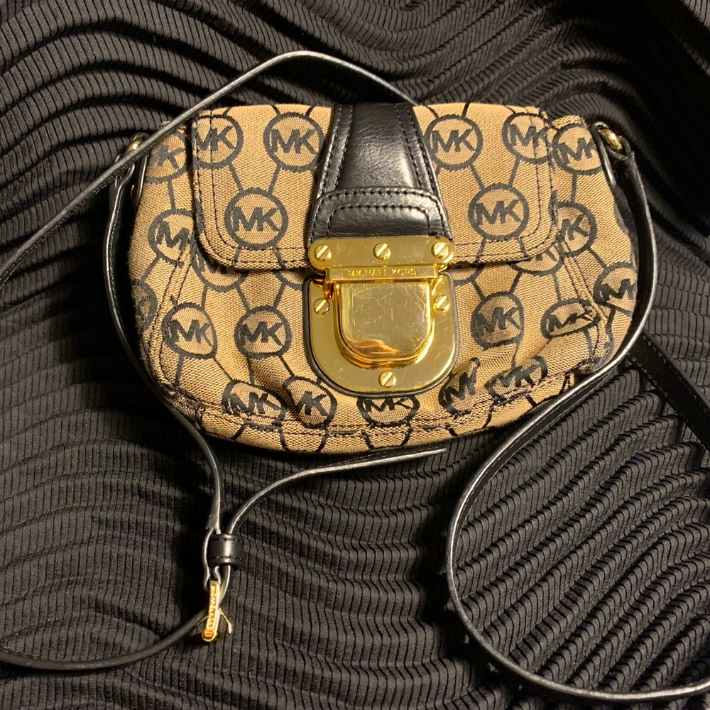 Michael Kors Signature Tan/Black Canvas Small Shoulder Handbag. Great condition.